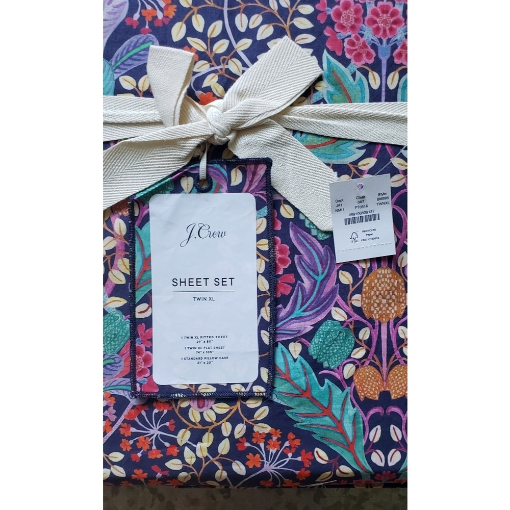 37. J.Crew Limited-edition twin XL sheet set in Liberty® Elm House fabric - Picture 6 of 7